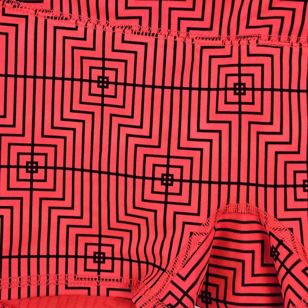 Avia Girls‎ Diva Pink Geometric Maze Athletic Compression Shorts Size L 10-12